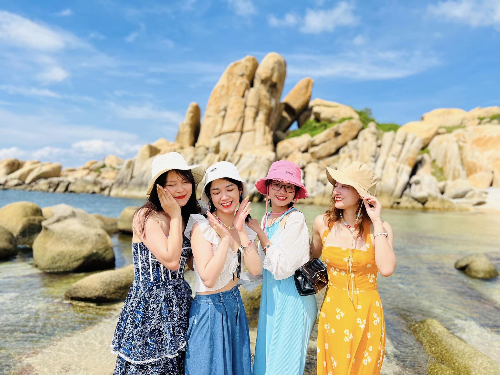 40 Ways to Save Money for Travel: Ultimate Guide to Travel Savings