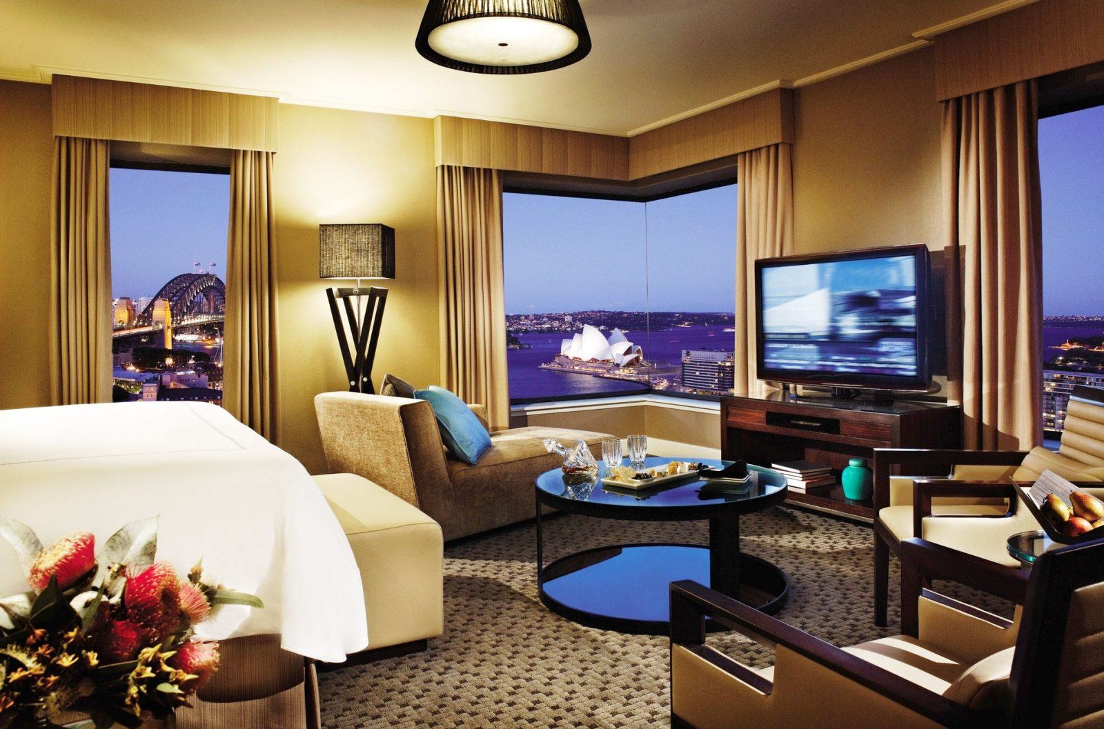 Best ways to avoid tourist traps: How to Travel Smarter and Safer